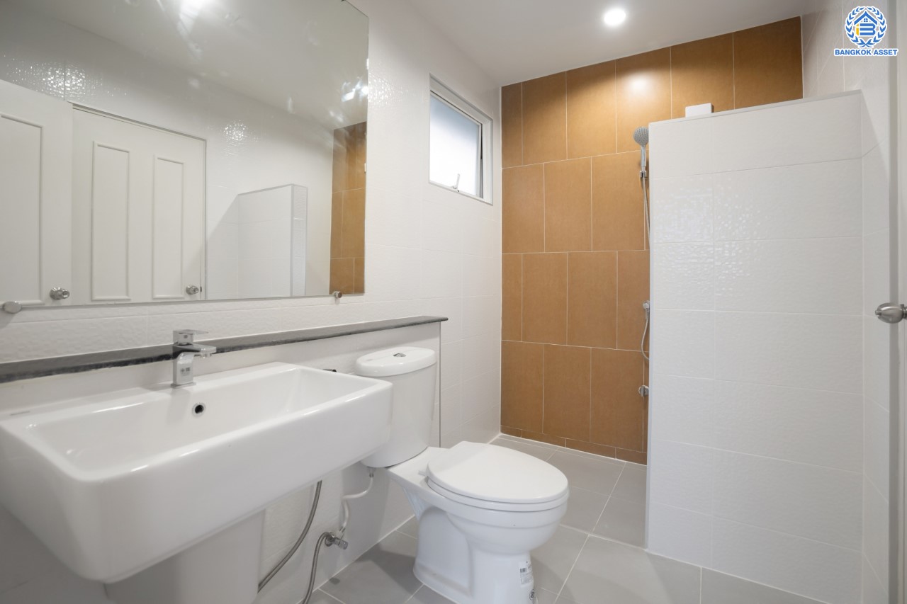 บ้านมือสองตกแต่งใหม่ แบรนด์ Property Perfect ม.เพอร์เฟคพาร์ค พระราม5-บางใหญ่ (ซ.วัดพระนอน) เนื้อที่ 36 ตร.ว. บ้านแฝดฟังก์ชันระดับบ้านเดี่ยว! 3 ห้องนอน 2 ห้องน้ำ 2 ที่จอดรถ Private Zone พร้อม Facilities ครบครัน บนทำเลเชื่อมต่อถนนกาญจนาฯ ใกล้ทางด่วน ศรีรัช-วงแหวนฯ เซ็นทรัลเวสต์เกต และรถไฟฟ้าสายสีม่วง "สถานีตลาดบางใหญ่"